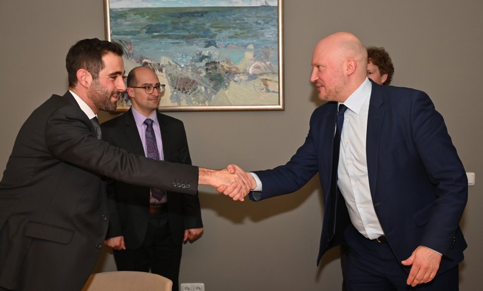 J. Survila susitikime su Maltos ambasadoriumi: „Turime išlaikyti ir plėsti Rusijos tarptautinę izoliaciją“