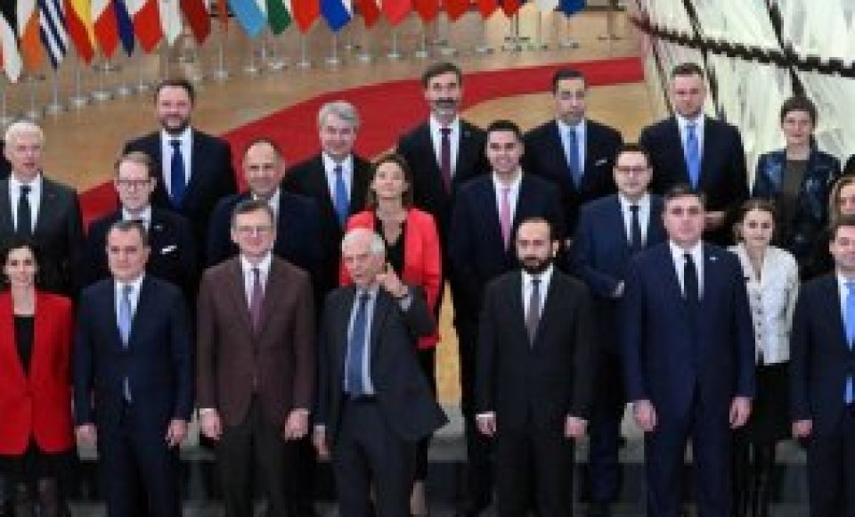 Landsbergis : «De plus en plus d’Ukrainiens meurent sur le champ de bataille, c’est pourquoi nous devons mobiliser tous les efforts - politiques, diplomatiques et militaires - pour renforcer la sécurité du continent européen»