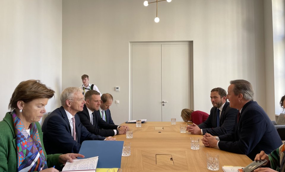 G. Landsbergis kartu su Baltijos šalių kolegomis susitiko su Jungtinės Karalystės užsienio...