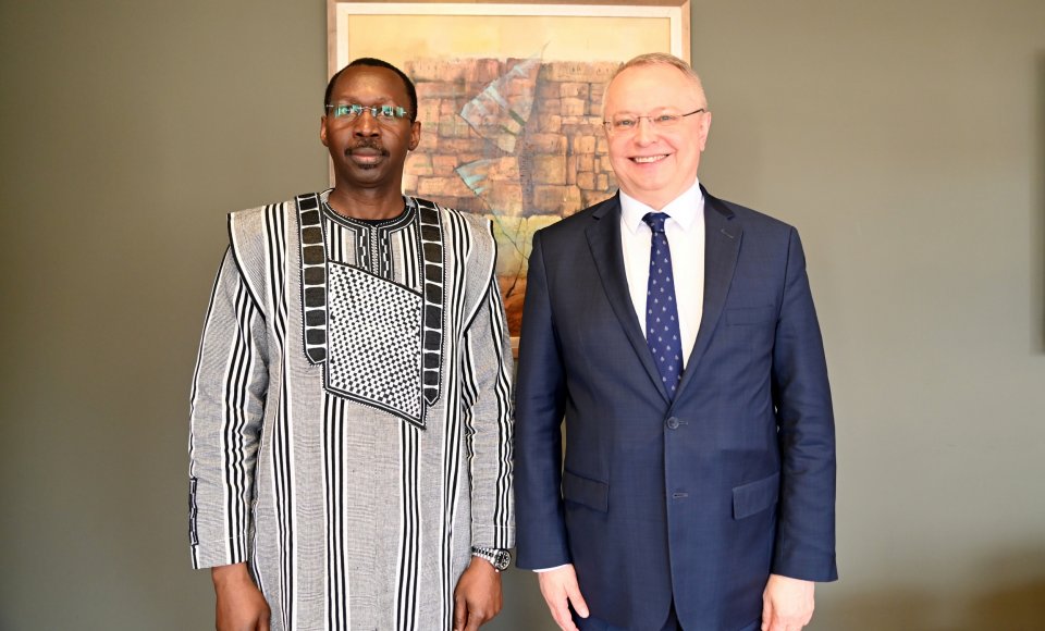 Susitikime su Burkina Faso ambasadoriumi viceministras E. Meilūnas aptarė bendradarbiavimo kryptis ir pristatė Lietuvos poziciją dėl Rusijos