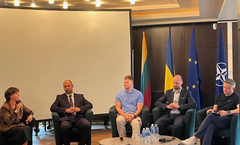 Kyjive įvyko Lietuvos - Ukrainos gynybos pramonės forumas