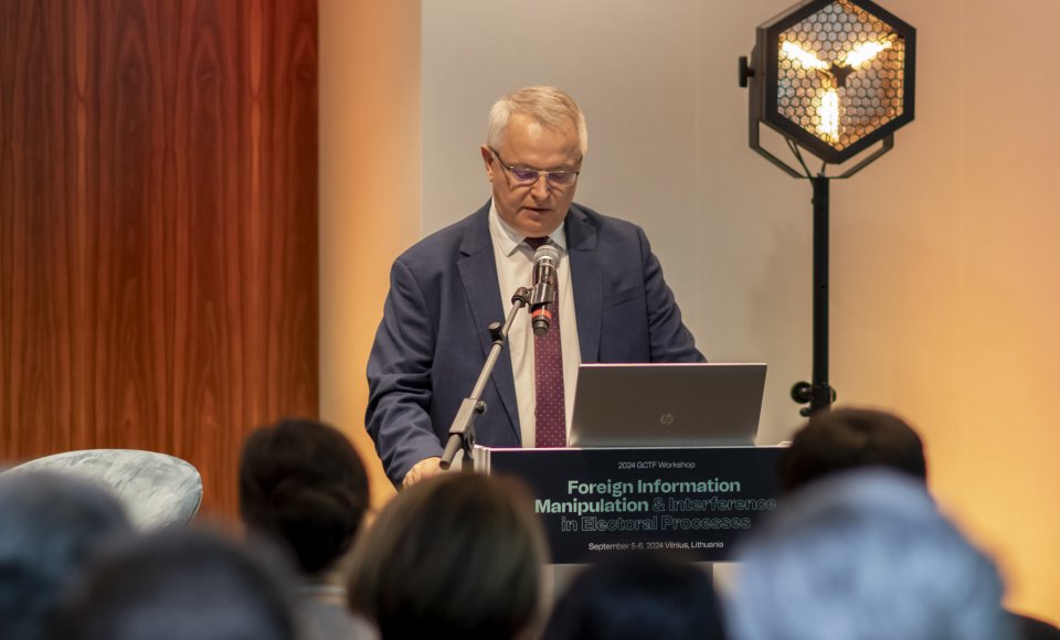 Viceministras E. Meilūnas: Demokratinės valstybės turi vienyti pastangas kovoje su dezinformacija...