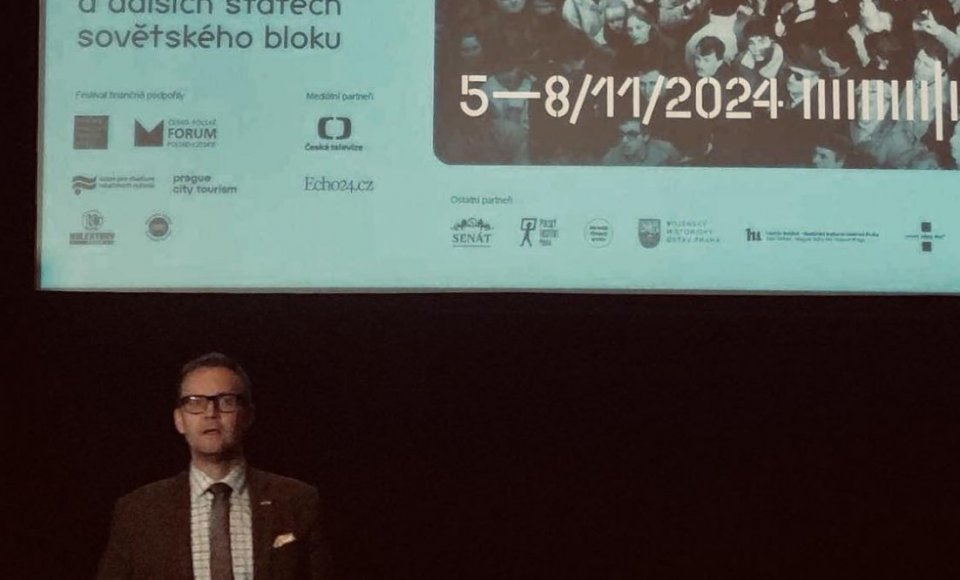 Prahoje vykstančiame festivalyje, skirtame komunistinių režimų žlugimui, pristatytas Aistės Stonytės filmas „Mamutų medžioklė“