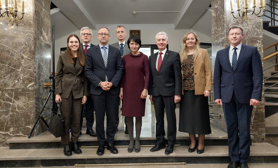  Viceministras S. Šatūnas: Lietuva ir Lenkija pasirengusios padėti NVO ir savanoriams paramą į Ukrainą gabenti greičiau