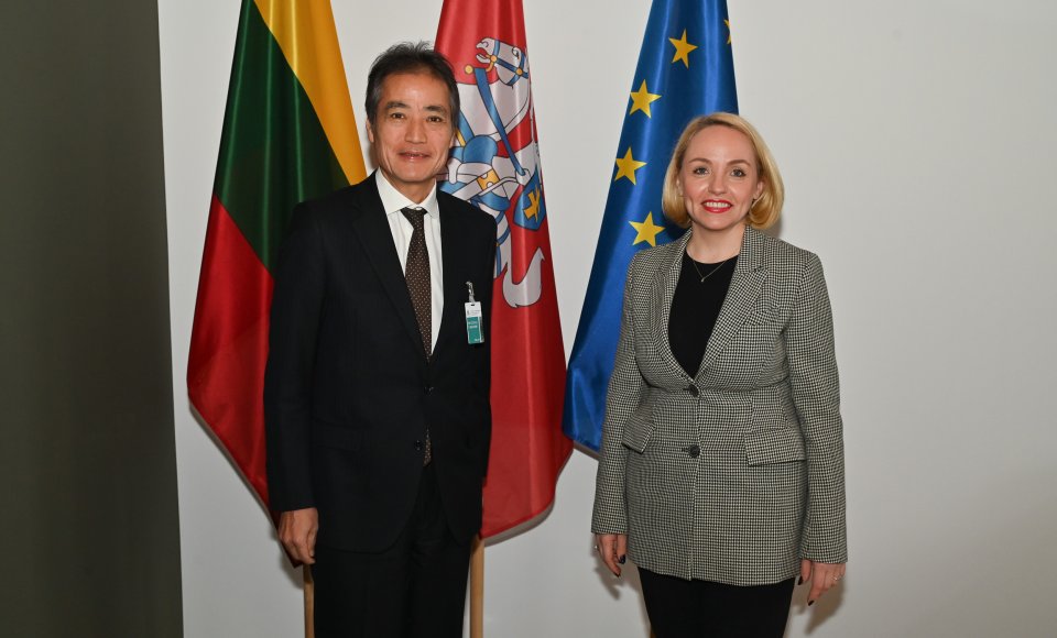 Viceministrė G. Grigaitė-Daugirdė su Japonijos ambasadoriumi: pagrindinis tarptautinės bendruomenės tikslas – ilgalaikė ir tvari taika Ukrainoje