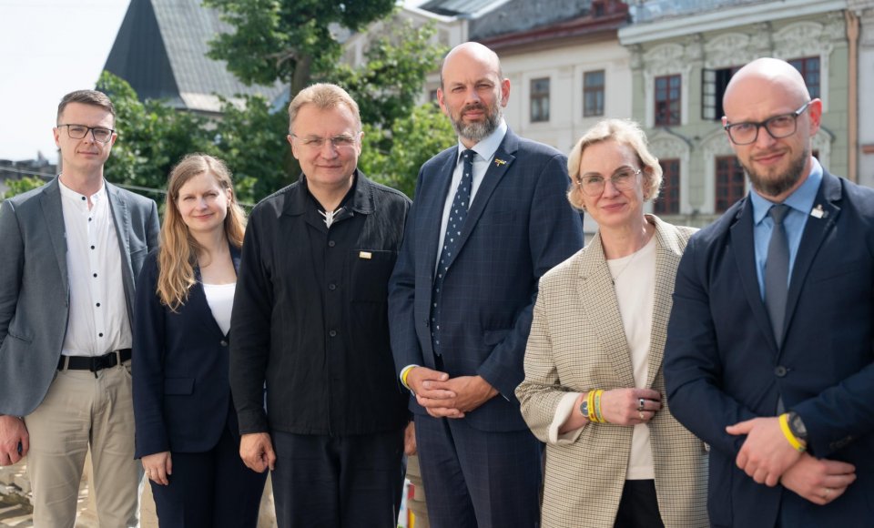 Lietuvos delegacija lankėsi Lvivo mieste: dėmesys reabilitacijai, miestų partnerystėms ir Ukrainos atstatymo projektams