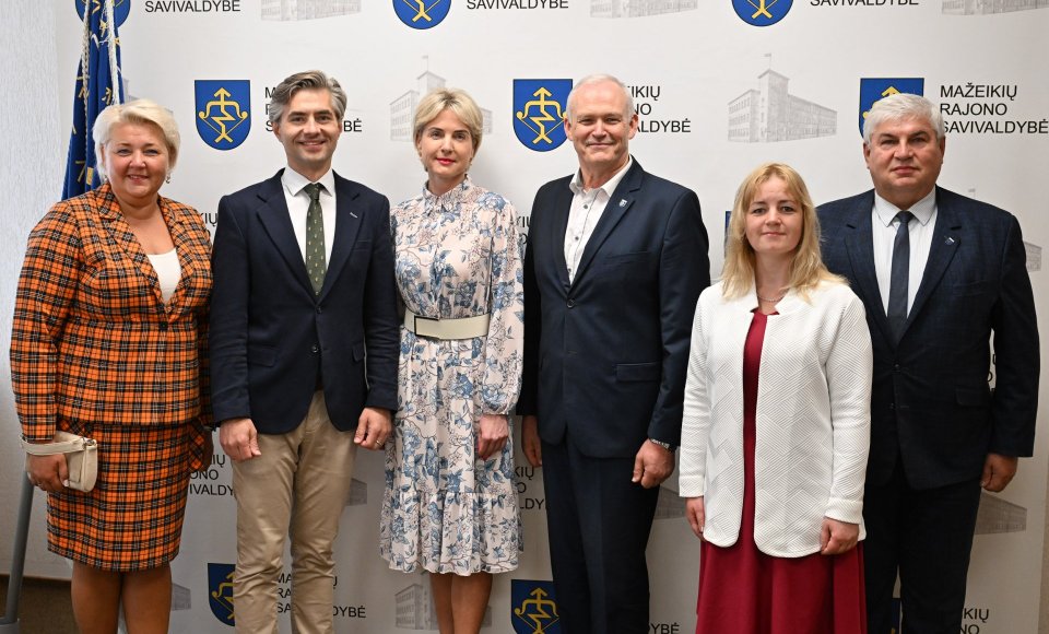 Ministras K. Budrys Mažeikiuose: URM pasirengusi dirbti drauge su verslais ir savivalda kviečiant užsienio lietuvius į regionus