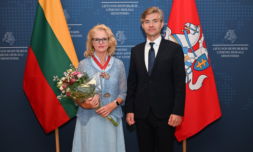 Minister Budrys awarded Ambassador Sarapinas and the former Honorary Consul in the U.S. state of Georgia, Klicius