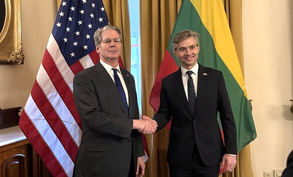 Minister Budrys met with U.S. Treasury Secretary Bessent: Severe sanctions against Russia are a...