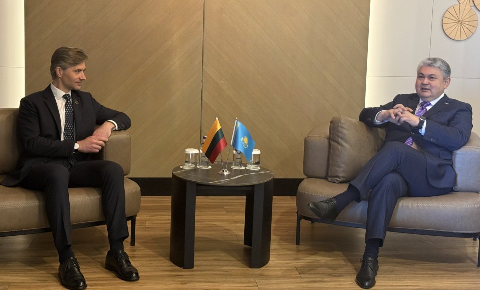 K. Budrio susitikime su Kazachstano ministru – ekonominiai ryšiai, parama Ukrainai ir tremčių...