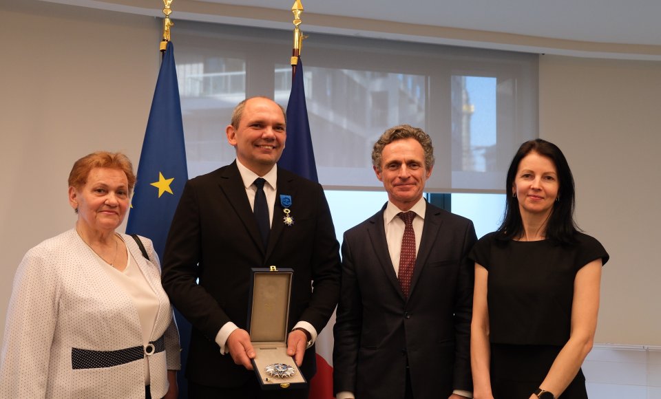 French national award presented to Ambassador Aleksiejūnas for outstanding contribution to the development of bilateral relations