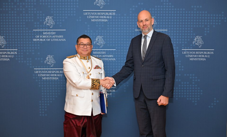 Užsienio reikalų ministerijos politikos direktorius susitiko su naujai paskirtu Kambodžos ambasadoriumi Lietuvai