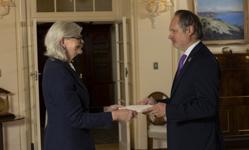Ambasadorius Donatas Butkus įteikė skiriamuosius raštus Australijos generalinei gubernatorei