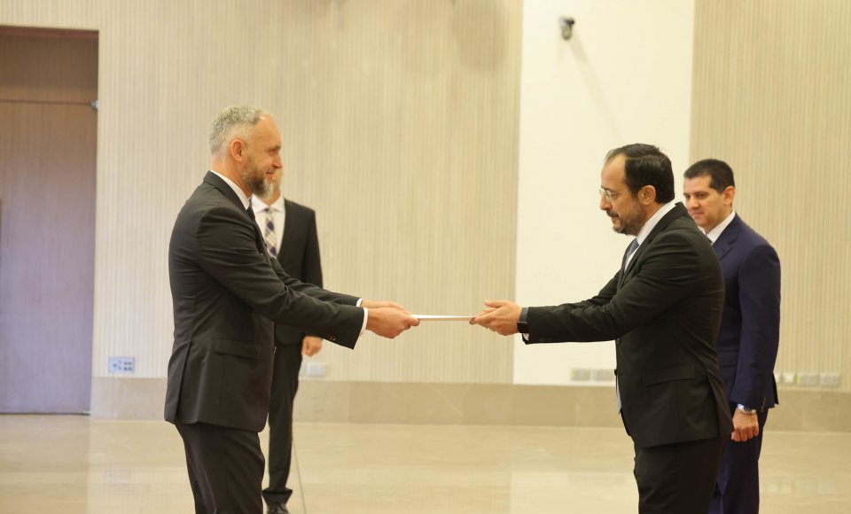 Ambassador Kalindra presents his letters of credence to the President of Cyprus