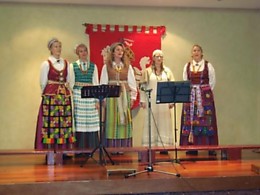 Sydnėjaus folklorinis ansamblis „Atspindys“. „MP“ nuotr.