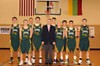 V.Ušackas avec l'équipe du basketball Lituanica