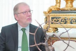 Ramu: J.Budraitis tvirtina per keliolika darbo Rusijoje metų daug padirbėjęs, todėl ramia širdimi paliekąs kultūros atašė pareigas savo įpėdiniui. Eltos nuotr.