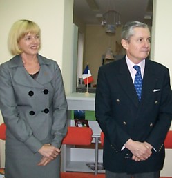 Alytuje viešėjo Prancūzijos Respublikos ambasadorius Lietuvoje Franēois Laumonier. Šalia - Alytaus miesto savivaldybės vicemerė Nijolė Makštutienė