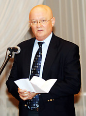 RYŠIAI: Izraelio valstybės ambasados Latvijai ir Lietuvai laikinasis reikalų patikėtinis Naftali Tamir sako, kad miniatiūrų paroda liudija ambasados dėmesį kultūros sklaidai, kuri padeda užmegzti dar glaudesnius šalių tarpusavio ryšius. J Tamulio nuotr.