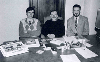 Informacijos biuras Briuselyje, 1990 m. gruodis. Iš kairės: R.Morkvėnas, J.Zideris ir E.Šiugžda. Nuotr. iš asmeninio R.Morkvėno archyvo