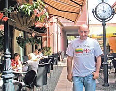 Gruzijos ambasadorius Lietuvoje G.Kerdikošvilis tikina, kad atėjusieji į Friedricho pasažą nesigailės. A.Pilaitienės nuotr.